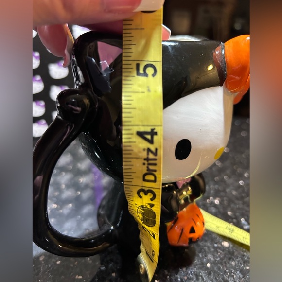 New Blue Sky Sanrio Hello Kitty with pumpkin halloween mug - Picture 6 of 13